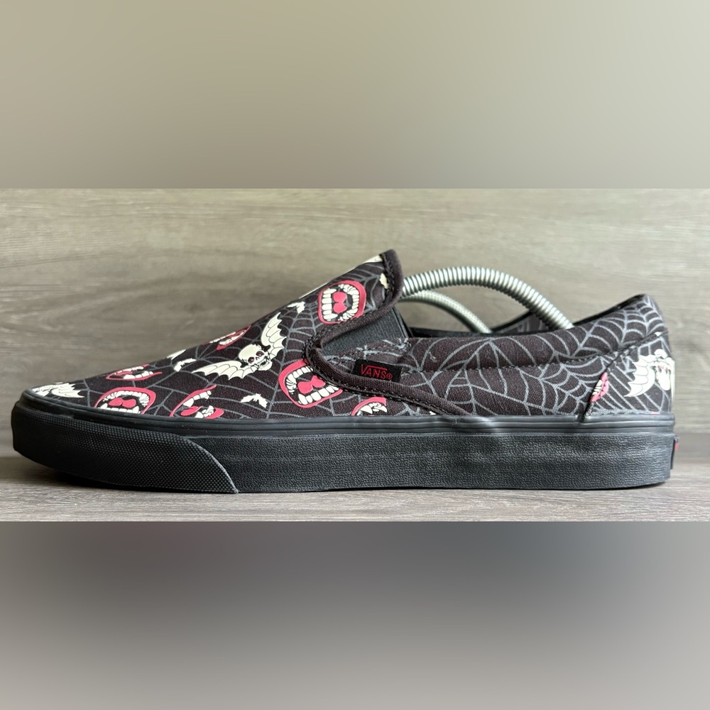 Vans Classic Slip-On Glow Frights Black Glow In The Dark Size 12 NWOT - Picture 4 of 9
